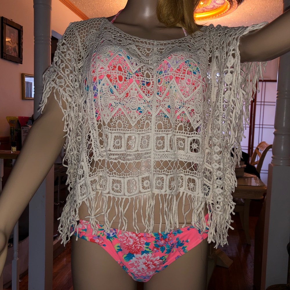 Frill chrochet top